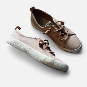 Women’s Casual Lace-Up Sneakers in Blush Pink